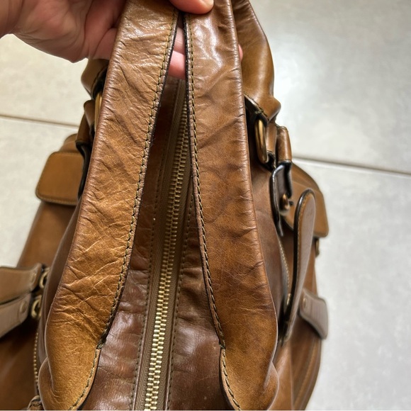 Chloé Bay leather tote bag in a distressed brown color - Picture 11 of 16
